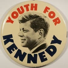 POPULAR  & STRIKING 1960 "YOUTH FOR KENNEDY" 4" JFK CAMPAIGN BUTTON-NEAR MINT!