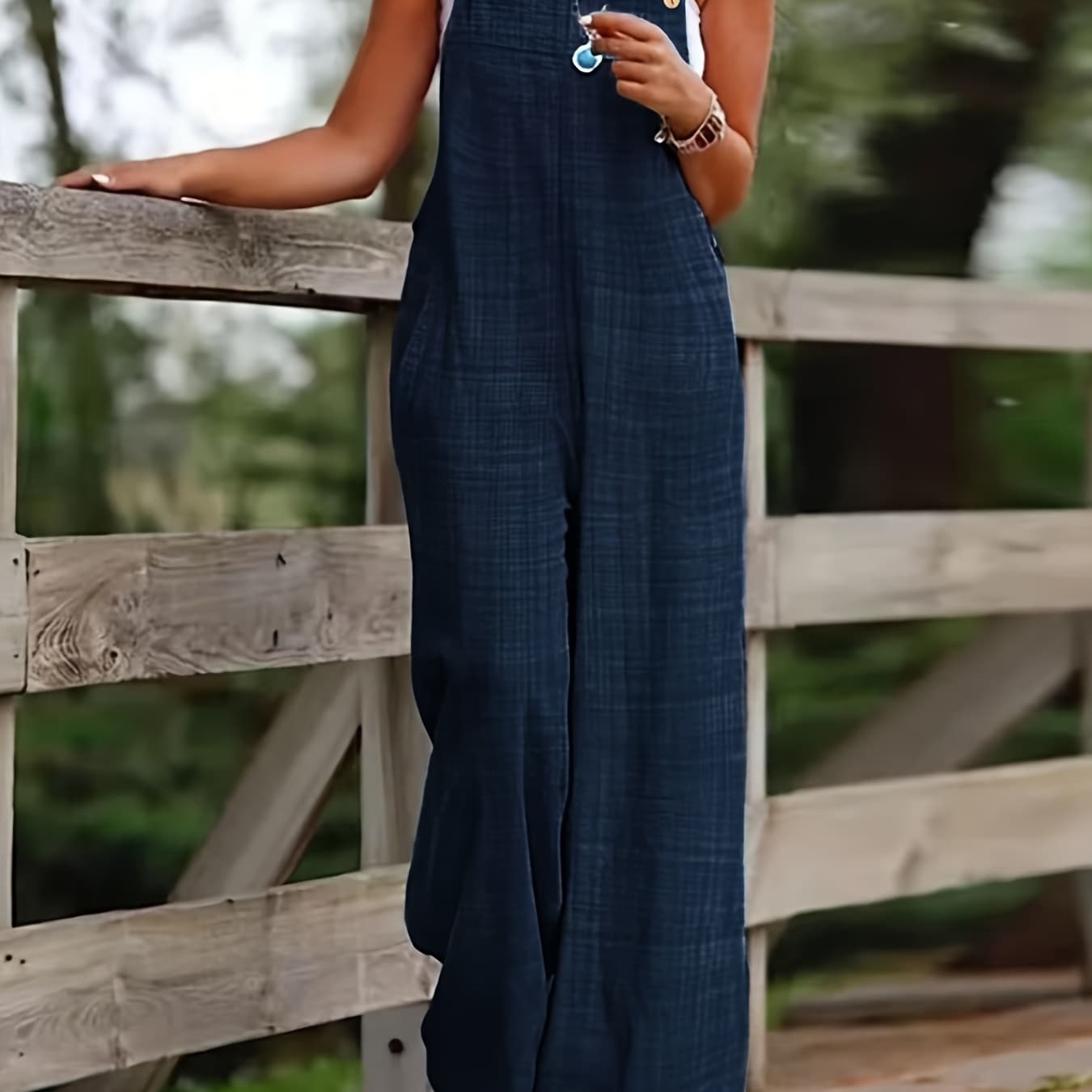 Women's Vacation Wide-Leg Jumpsuit - Sleeveless with Adjustable Buckle Straps, Pockets Included, Machine Washable, Solid Color