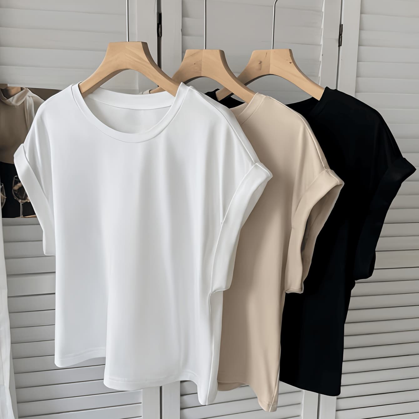 3pcs Women's Solid Color Crew Neck Elegant Short Sleeve Tops, White/Light Khaki/Black, Solid Color, Loose Fit Casual Style, Suitable for All Seasons, for Daily Outings/Home Wear, Comfortable Fabric, Breathable and Comfortable Without Feeling Stuffy